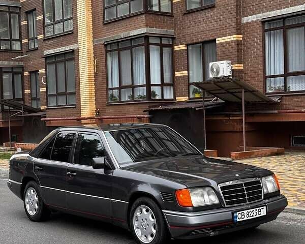 Черный Мерседес Е-Класс, объемом двигателя 2.5 л и пробегом 670 тыс. км за 3500 $, фото 1 на Automoto.ua