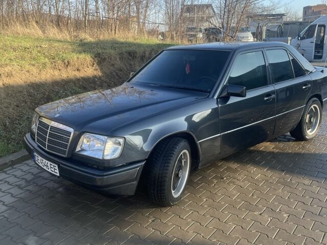 Черный Мерседес Е-Класс, объемом двигателя 2.5 л и пробегом 2 тыс. км за 4500 $, фото 1 на Automoto.ua