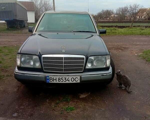 Чорний Мерседес Е-Клас, об'ємом двигуна 2.5 л та пробігом 360 тис. км за 2500 $, фото 1 на Automoto.ua