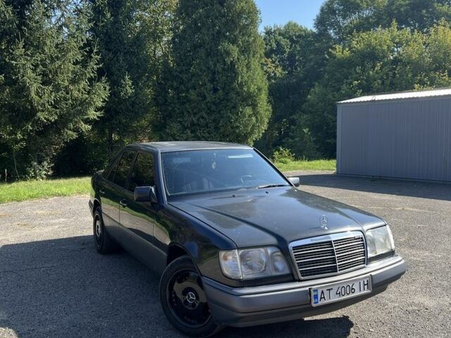 Черный Мерседес Е-Класс, объемом двигателя 2.2 л и пробегом 387 тыс. км за 3700 $, фото 1 на Automoto.ua