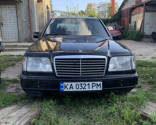 Чорний Мерседес Е-Клас, об'ємом двигуна 2.8 л та пробігом 404 тис. км за 2300 $, фото 1 на Automoto.ua