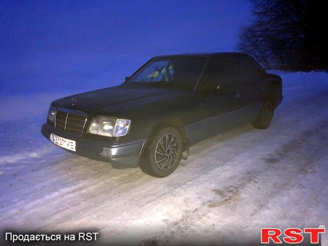 Чорний Мерседес Е-Клас, об'ємом двигуна 2.5 л та пробігом 500 тис. км за 2800 $, фото 1 на Automoto.ua