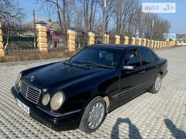 Черный Мерседес Е-Класс, объемом двигателя 2.3 л и пробегом 500 тыс. км за 2500 $, фото 1 на Automoto.ua