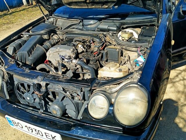 Чорний Мерседес Е-Клас, об'ємом двигуна 2 л та пробігом 500 тис. км за 3650 $, фото 1 на Automoto.ua