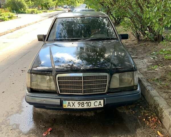 Чорний Мерседес Е-Клас, об'ємом двигуна 3 л та пробігом 889 тис. км за 2500 $, фото 1 на Automoto.ua