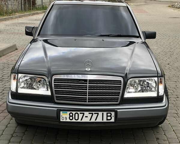 Черный Мерседес Е-Класс, объемом двигателя 2.2 л и пробегом 430 тыс. км за 3450 $, фото 1 на Automoto.ua