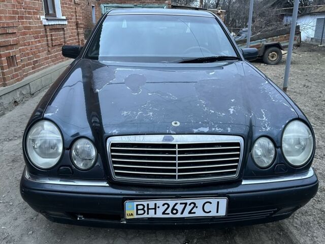Чорний Мерседес Е-Клас, об'ємом двигуна 2.3 л та пробігом 209 тис. км за 1650 $, фото 1 на Automoto.ua