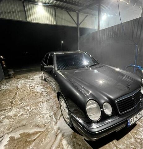 Чорний Мерседес Е-Клас, об'ємом двигуна 2.8 л та пробігом 3 тис. км за 2580 $, фото 1 на Automoto.ua