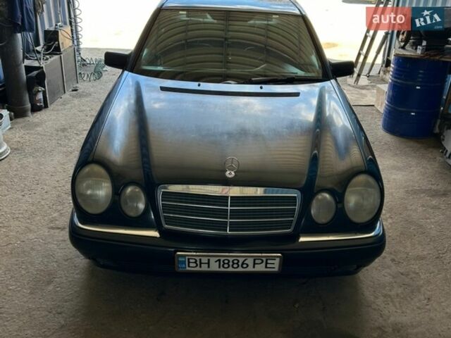Чорний Мерседес Е-Клас, об'ємом двигуна 2.3 л та пробігом 277 тис. км за 3000 $, фото 1 на Automoto.ua