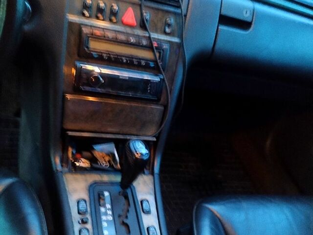 Черный Мерседес Е-Класс, объемом двигателя 2.8 л и пробегом 0 тыс. км за 2500 $, фото 1 на Automoto.ua