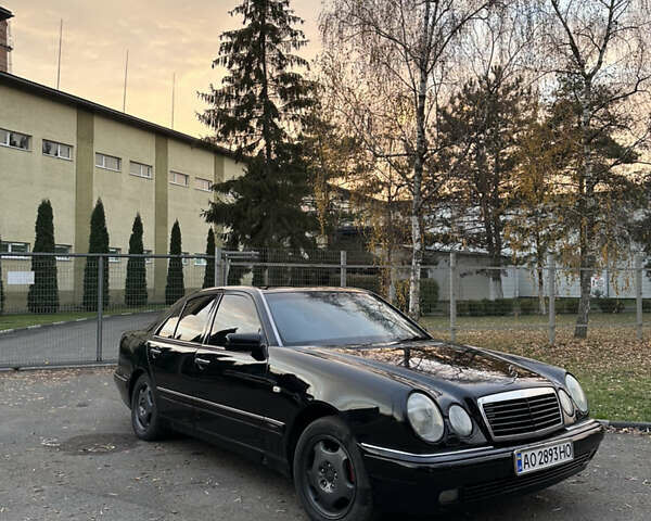Чорний Мерседес Е-Клас, об'ємом двигуна 2.8 л та пробігом 170 тис. км за 4600 $, фото 1 на Automoto.ua