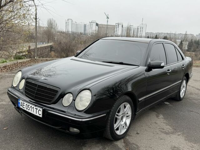 Черный Мерседес Е-Класс, объемом двигателя 2.3 л и пробегом 350 тыс. км за 2700 $, фото 1 на Automoto.ua