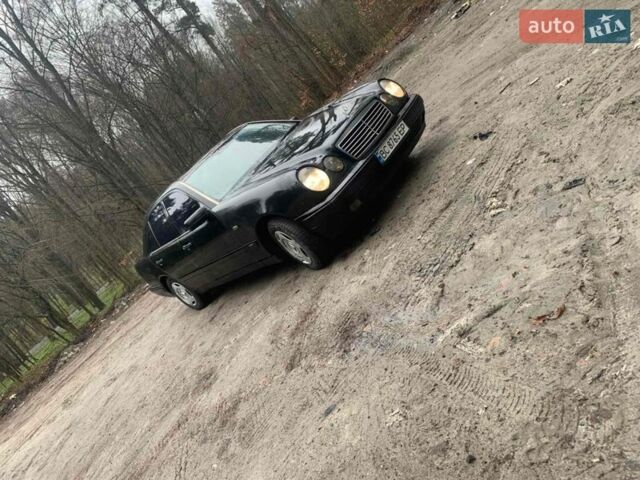 Черный Мерседес Е-Класс, объемом двигателя 2 л и пробегом 419 тыс. км за 2800 $, фото 1 на Automoto.ua