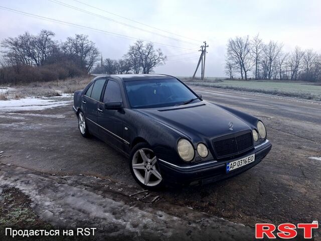 Чорний Мерседес Е-Клас, об'ємом двигуна 3.2 л та пробігом 362 тис. км за 3550 $, фото 1 на Automoto.ua