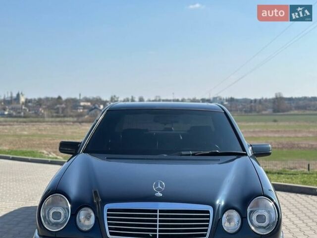 Черный Мерседес Е-Класс, объемом двигателя 2 л и пробегом 250 тыс. км за 2999 $, фото 1 на Automoto.ua