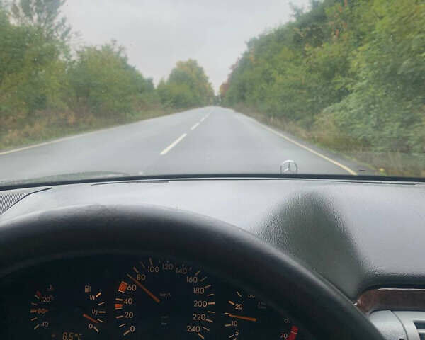 Черный Мерседес Е-Класс, объемом двигателя 2.3 л и пробегом 505 тыс. км за 3350 $, фото 1 на Automoto.ua