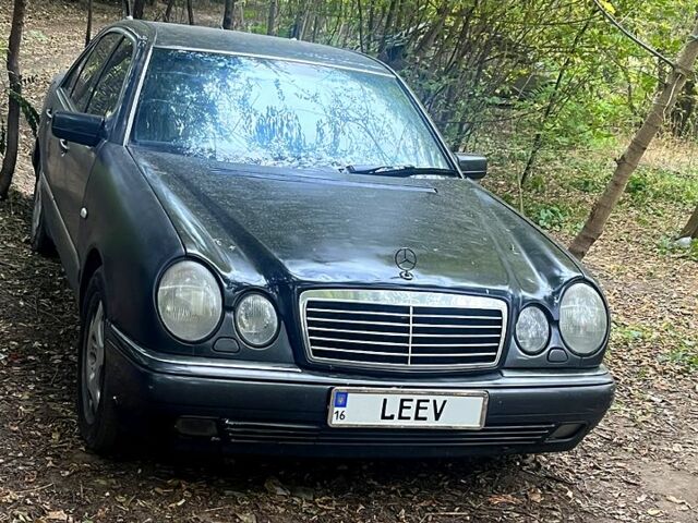 Чорний Мерседес Е-Клас, об'ємом двигуна 2.8 л та пробігом 0 тис. км за 2500 $, фото 1 на Automoto.ua