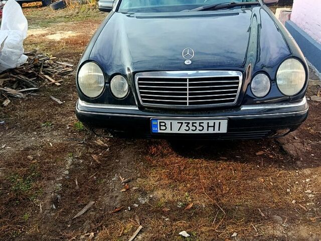 Черный Мерседес Е-Класс, объемом двигателя 2 л и пробегом 0 тыс. км за 2500 $, фото 1 на Automoto.ua