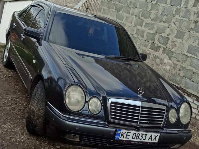 Черный Мерседес Е-Класс, объемом двигателя 2.8 л и пробегом 570 тыс. км за 3499 $, фото 1 на Automoto.ua