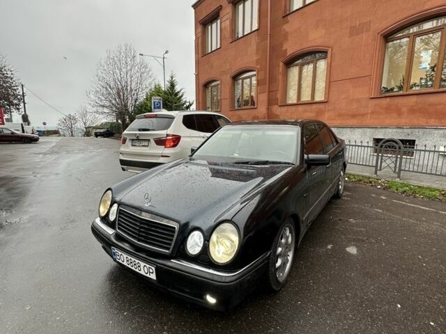 Чорний Мерседес Е-Клас, об'ємом двигуна 3.2 л та пробігом 450 тис. км за 3333 $, фото 1 на Automoto.ua