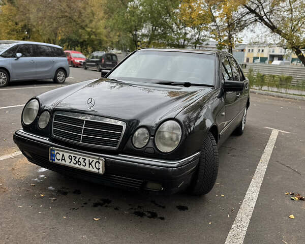 Черный Мерседес Е-Класс, объемом двигателя 3.2 л и пробегом 674 тыс. км за 3450 $, фото 1 на Automoto.ua