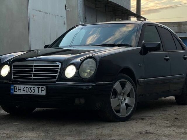 Чорний Мерседес Е-Клас, об'ємом двигуна 4.3 л та пробігом 350 тис. км за 3600 $, фото 1 на Automoto.ua