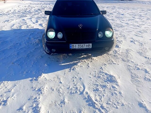 Черный Мерседес Е-Класс, объемом двигателя 2.9 л и пробегом 0 тыс. км за 5000 $, фото 1 на Automoto.ua