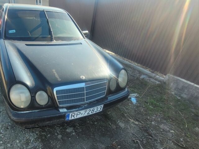 Черный Мерседес Е-Класс, объемом двигателя 0 л и пробегом 380 тыс. км за 950 $, фото 1 на Automoto.ua