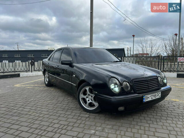 Черный Мерседес Е-Класс, объемом двигателя 3 л и пробегом 580 тыс. км за 3350 $, фото 1 на Automoto.ua