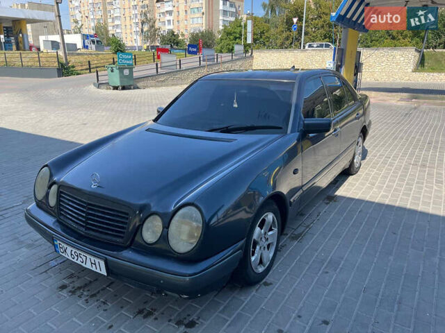 Чорний Мерседес Е-Клас, об'ємом двигуна 2.4 л та пробігом 340 тис. км за 2600 $, фото 1 на Automoto.ua