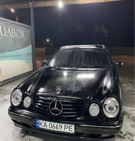 Мерседес Е-Класс 1998 в Белой Церкве на Automoto.ua Черный Мерседес Е-Класс, объемом двигателя 2 л и пробегом 876 тыс. км за 2800 $, фото 1 на Automoto.ua