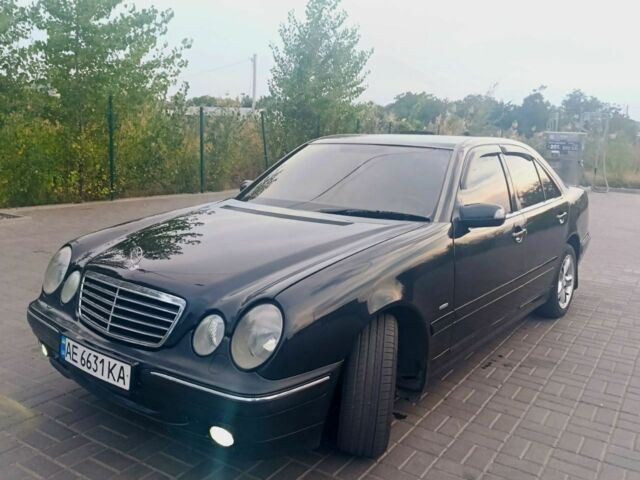 Черный Мерседес Е-Класс, объемом двигателя 2.1 л и пробегом 450 тыс. км за 4500 $, фото 1 на Automoto.ua