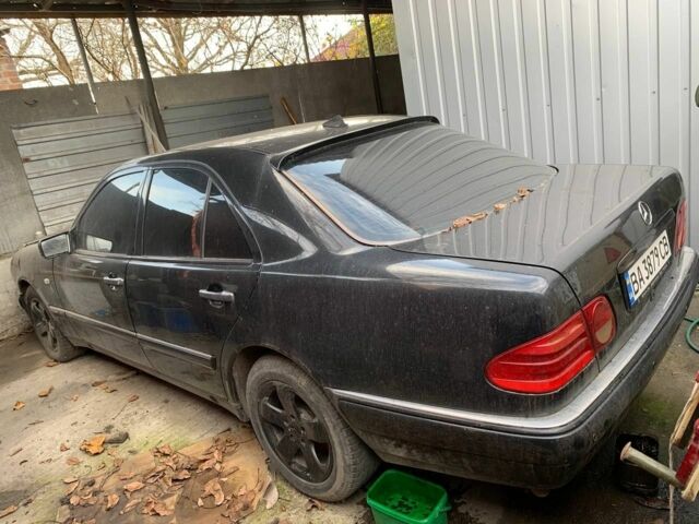 Чорний Мерседес Е-Клас, об'ємом двигуна 0 л та пробігом 280 тис. км за 2500 $, фото 1 на Automoto.ua