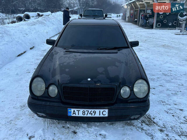 Черный Мерседес Е-Класс, объемом двигателя 2.15 л и пробегом 417 тыс. км за 3500 $, фото 1 на Automoto.ua