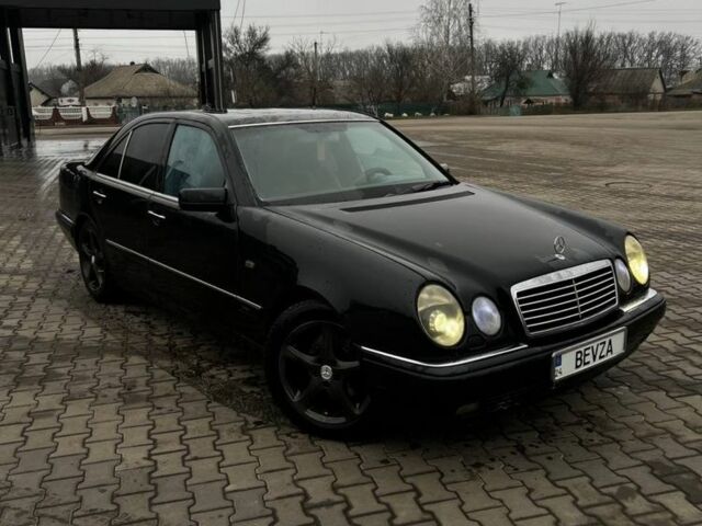 Чорний Мерседес Е-Клас, об'ємом двигуна 4.3 л та пробігом 258 тис. км за 4500 $, фото 1 на Automoto.ua