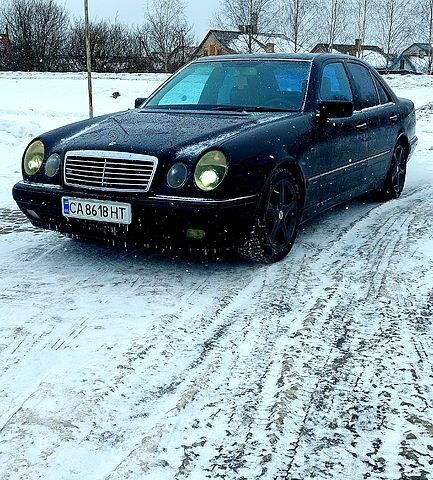 Чорний Мерседес Е-Клас, об'ємом двигуна 4.3 л та пробігом 128 тис. км за 4399 $, фото 1 на Automoto.ua