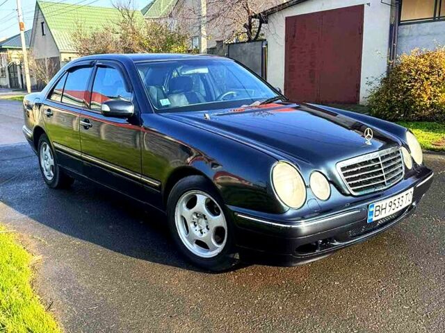 Чорний Мерседес Е-Клас, об'ємом двигуна 3.2 л та пробігом 396 тис. км за 3950 $, фото 1 на Automoto.ua