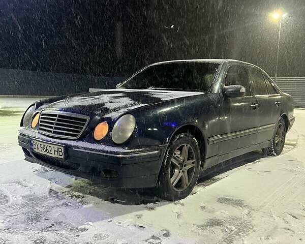 Черный Мерседес Е-Класс, объемом двигателя 2.1 л и пробегом 380 тыс. км за 3200 $, фото 1 на Automoto.ua