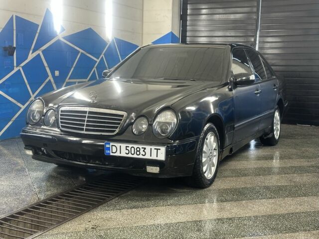 Черный Мерседес Е-Класс, объемом двигателя 3.2 л и пробегом 360 тыс. км за 2500 $, фото 1 на Automoto.ua