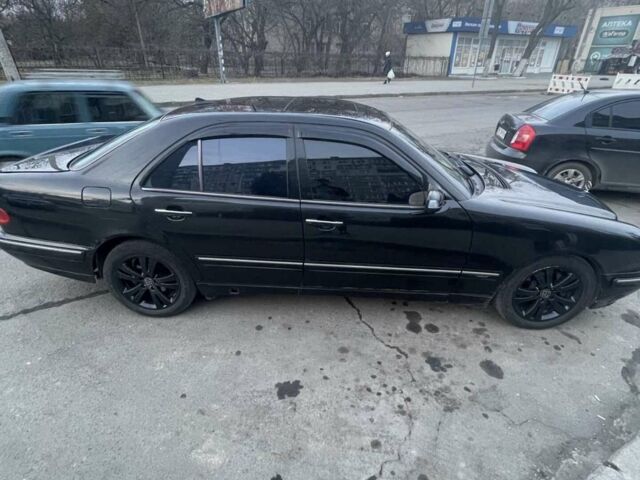 Чорний Мерседес Е-Клас, об'ємом двигуна 2.8 л та пробігом 450 тис. км за 4100 $, фото 1 на Automoto.ua