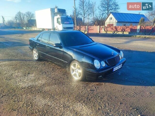 Чорний Мерседес Е-Клас, об'ємом двигуна 3.2 л та пробігом 337 тис. км за 4200 $, фото 1 на Automoto.ua