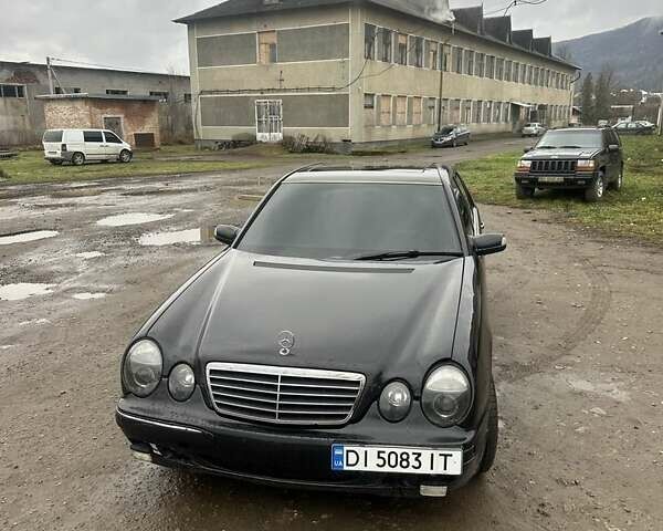 Черный Мерседес Е-Класс, объемом двигателя 3.2 л и пробегом 400 тыс. км за 2800 $, фото 1 на Automoto.ua