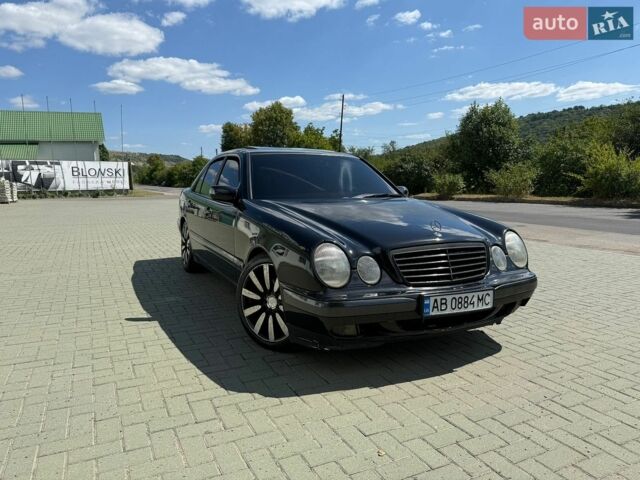 Чорний Мерседес Е-Клас, об'ємом двигуна 2 л та пробігом 352 тис. км за 3999 $, фото 1 на Automoto.ua