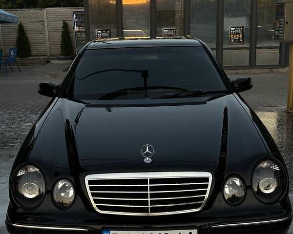 Черный Мерседес Е-Класс, объемом двигателя 3.2 л и пробегом 380 тыс. км за 4200 $, фото 1 на Automoto.ua