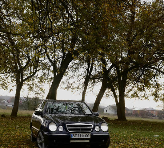 Черный Мерседес Е-Класс, объемом двигателя 3.2 л и пробегом 380 тыс. км за 2600 $, фото 1 на Automoto.ua