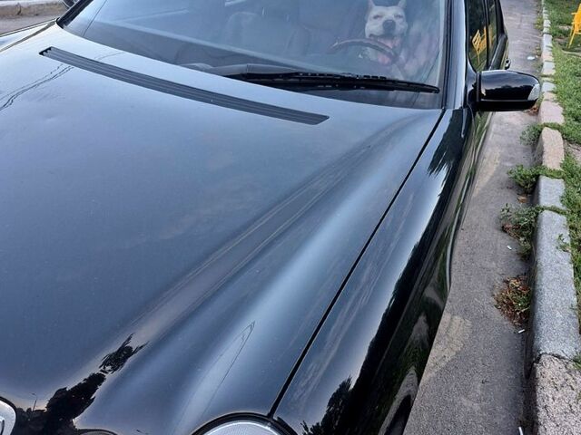 Черный Мерседес Е-Класс, объемом двигателя 2.8 л и пробегом 360 тыс. км за 1999 $, фото 1 на Automoto.ua