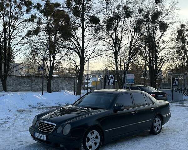 Черный Мерседес Е-Класс, объемом двигателя 3.2 л и пробегом 400 тыс. км за 3400 $, фото 1 на Automoto.ua