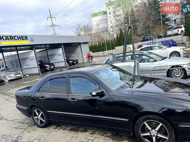 Черный Мерседес Е-Класс, объемом двигателя 3.2 л и пробегом 200 тыс. км за 5500 $, фото 1 на Automoto.ua
