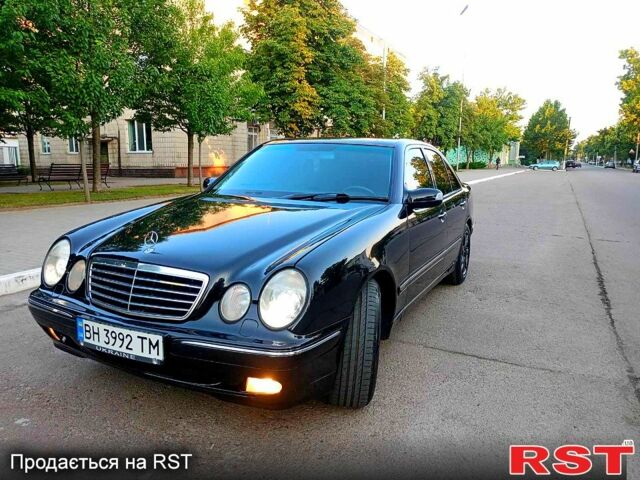 Черный Мерседес Е-Класс, объемом двигателя 3.2 л и пробегом 340 тыс. км за 4300 $, фото 1 на Automoto.ua