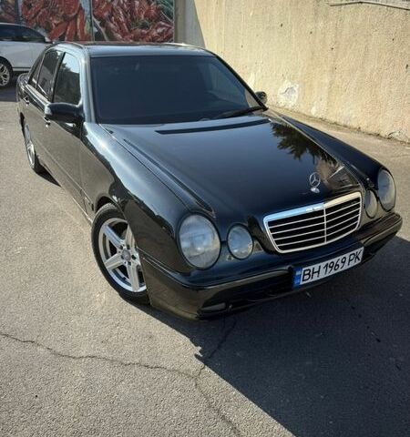 Черный Мерседес Е-Класс, объемом двигателя 2 л и пробегом 272 тыс. км за 5300 $, фото 1 на Automoto.ua